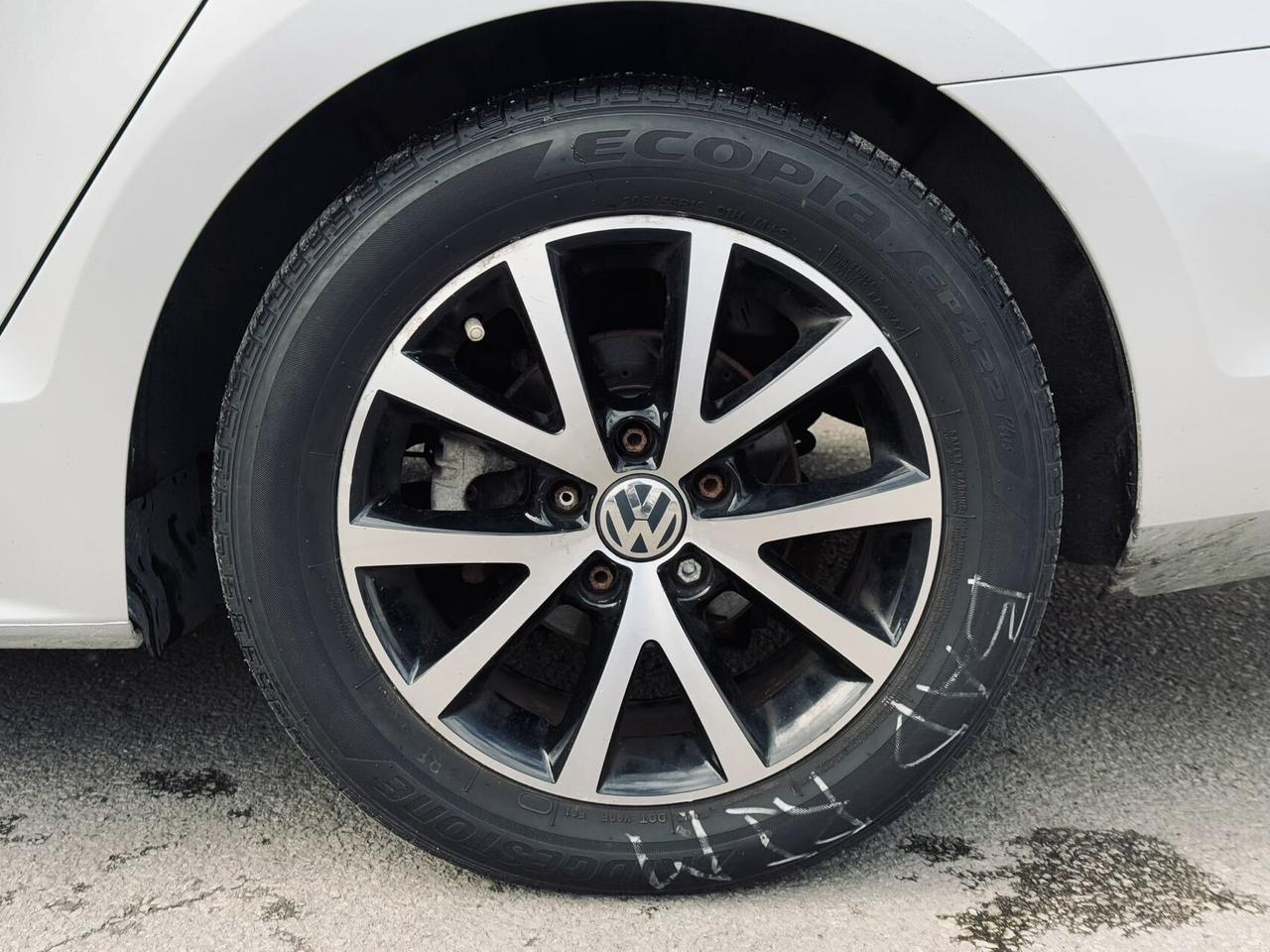 2016 Volkswagen Jetta Sedan Auto 1.8TSport  CleanCarfax BackUpCamera 2Rim&Tire Photo