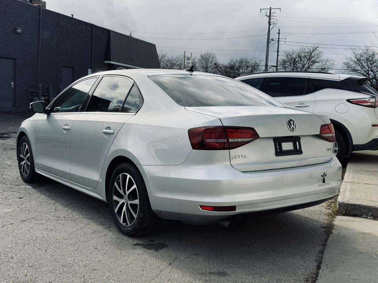 2016 Volkswagen Jetta Auto 1.8TSport  CleanCarfax BackUpCamera 2Rim&Tire Photo5