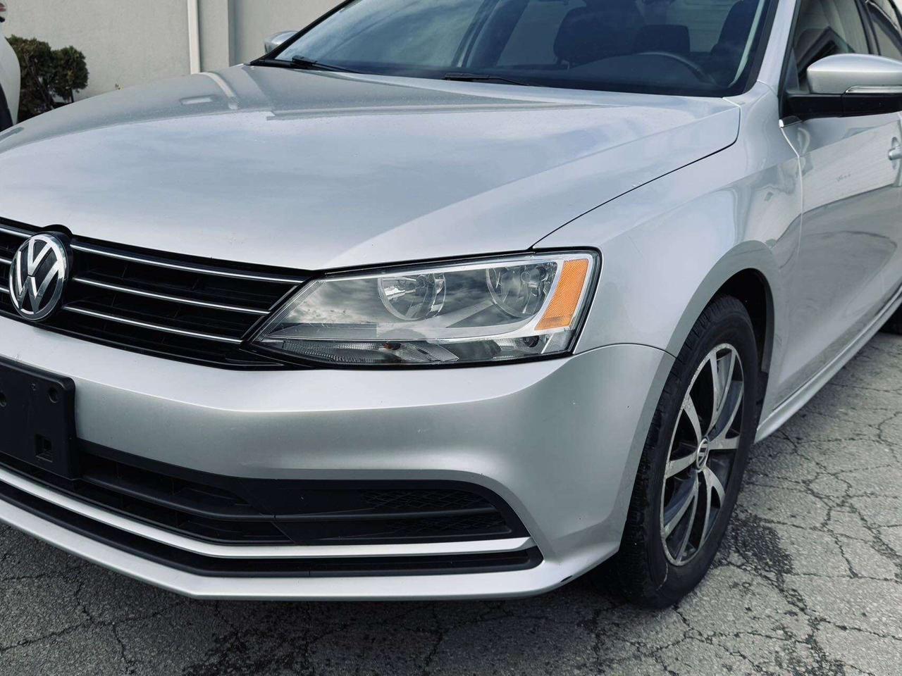 2016 Volkswagen Jetta Auto 1.8TSport  CleanCarfax BackUpCamera 2Rim&Tire Photo