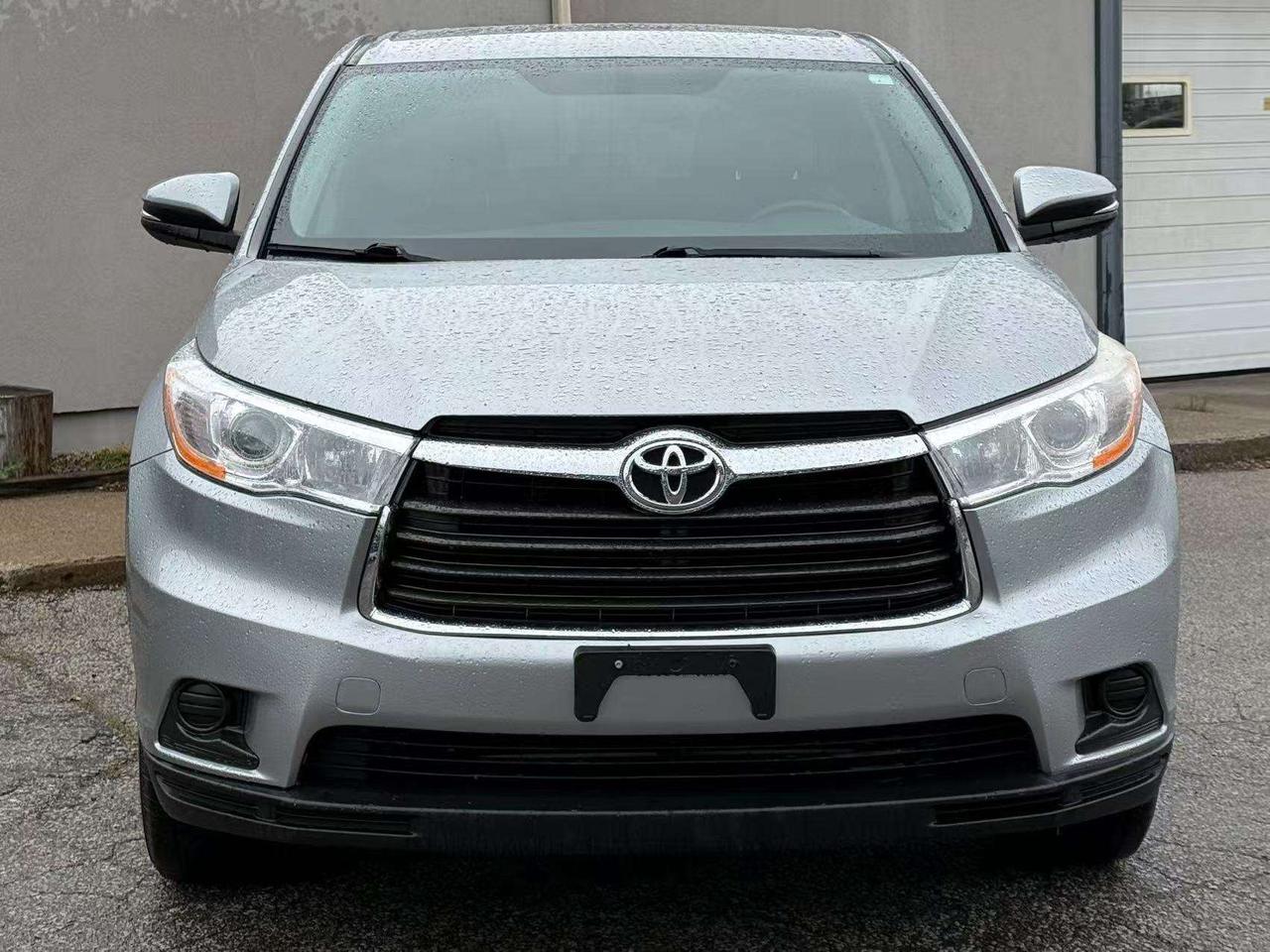 2016 Toyota Highlander 7 Seats  Back Up Camera Low Mileage  Bluetooth Photo