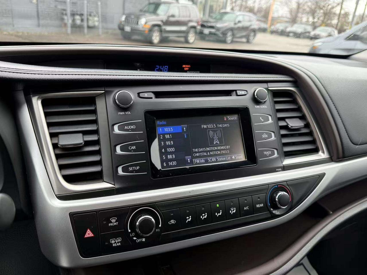 2016 Toyota Highlander 7 Seats  Back Up Camera Low Mileage  Bluetooth Photo