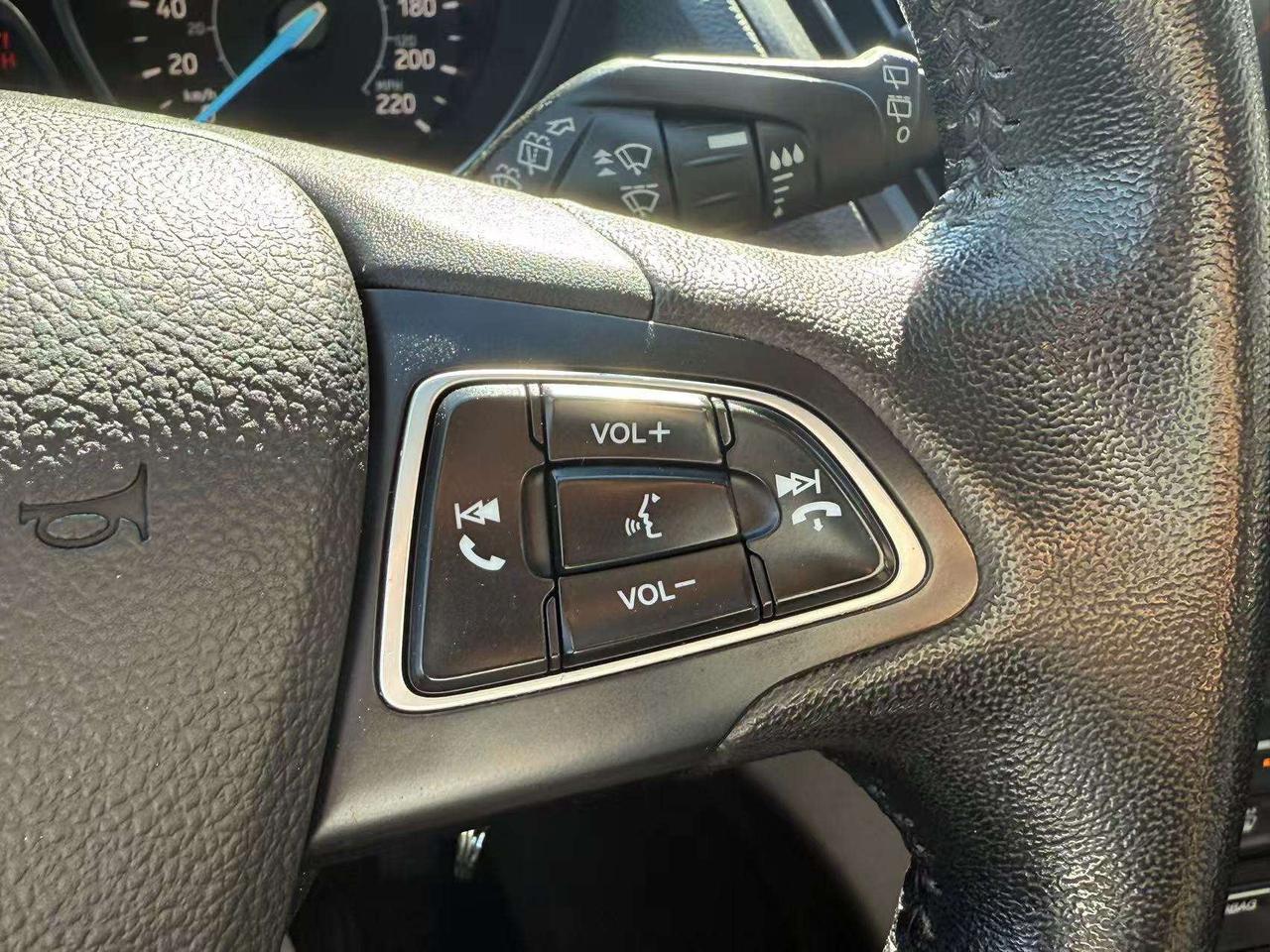 2018 Ford Escape SEL 4WD CleanCarfax Navi BackUpCamera HeatedSeat Photo