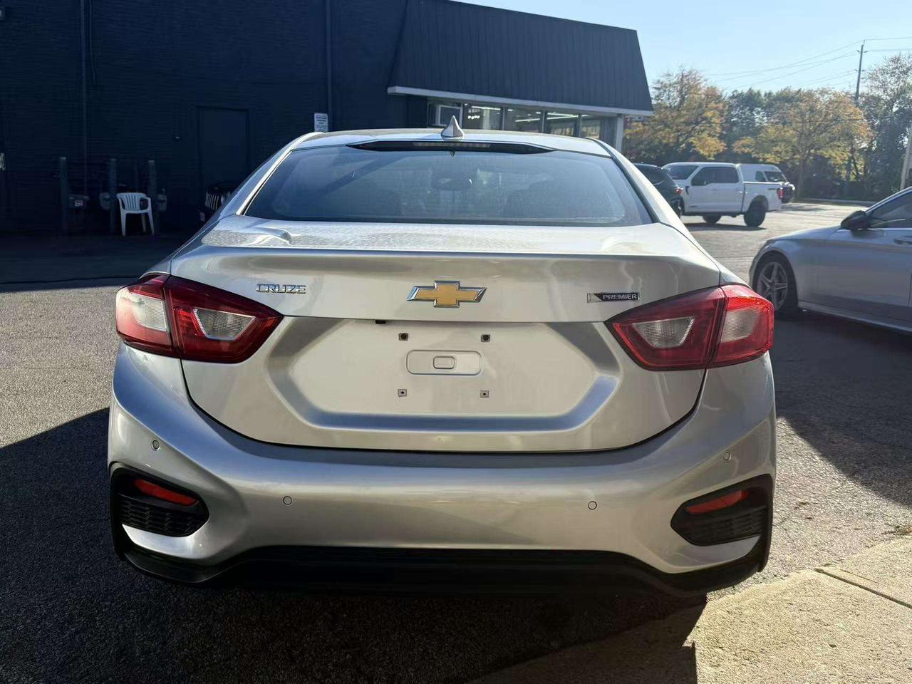 2018 Chevrolet Cruze RS Premier BlindSpot CollisionWarning LaneKeep KEY Photo