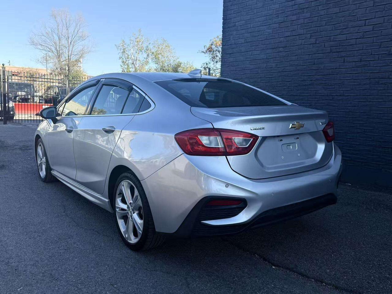 2018 Chevrolet Cruze RS Premier BlindSpot CollisionWarning LaneKeep KEY Photo