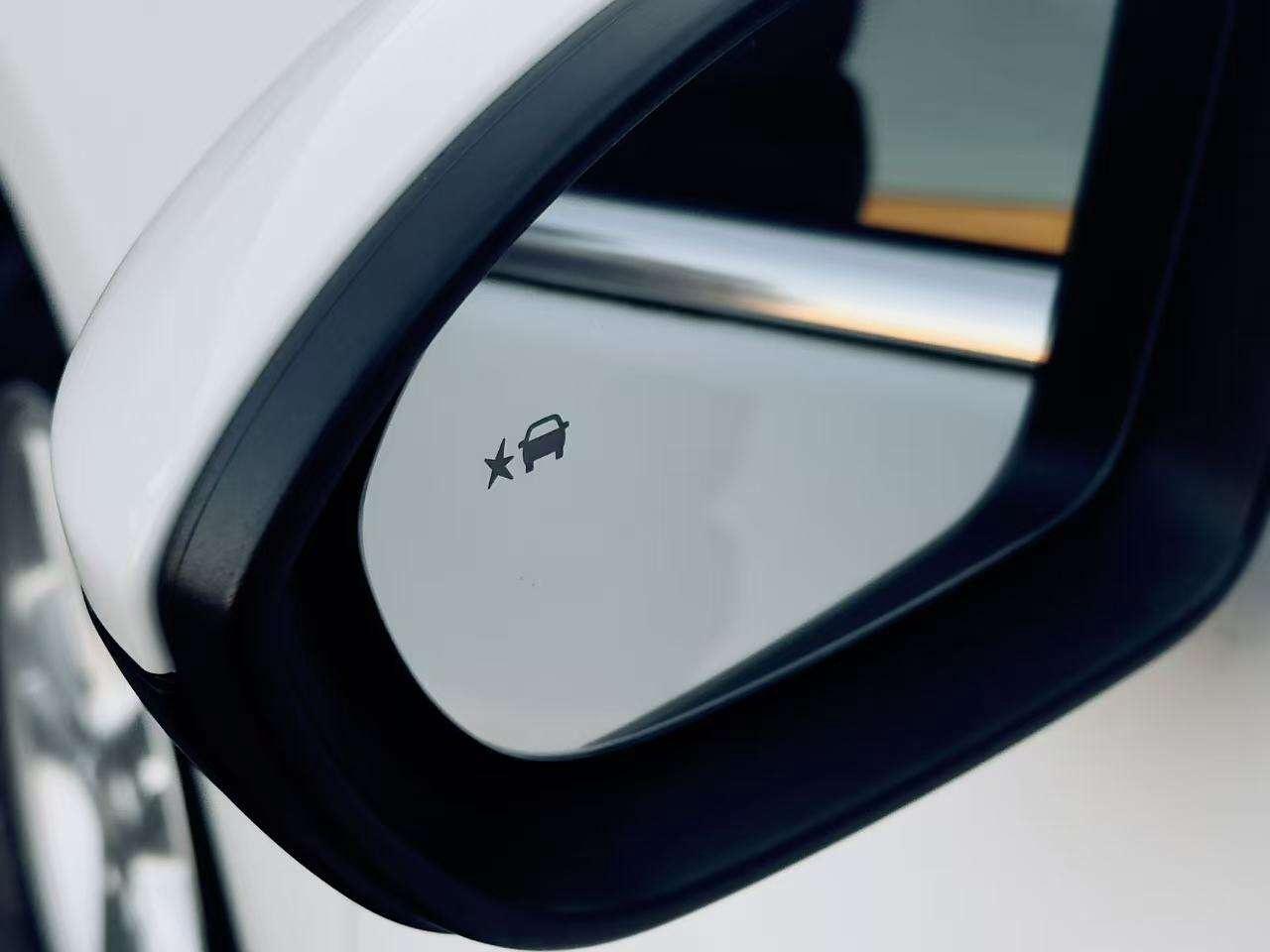 2018 Chevrolet Cruze RS Premier BlindSpot CollisionWarning LaneKeep KEY Photo