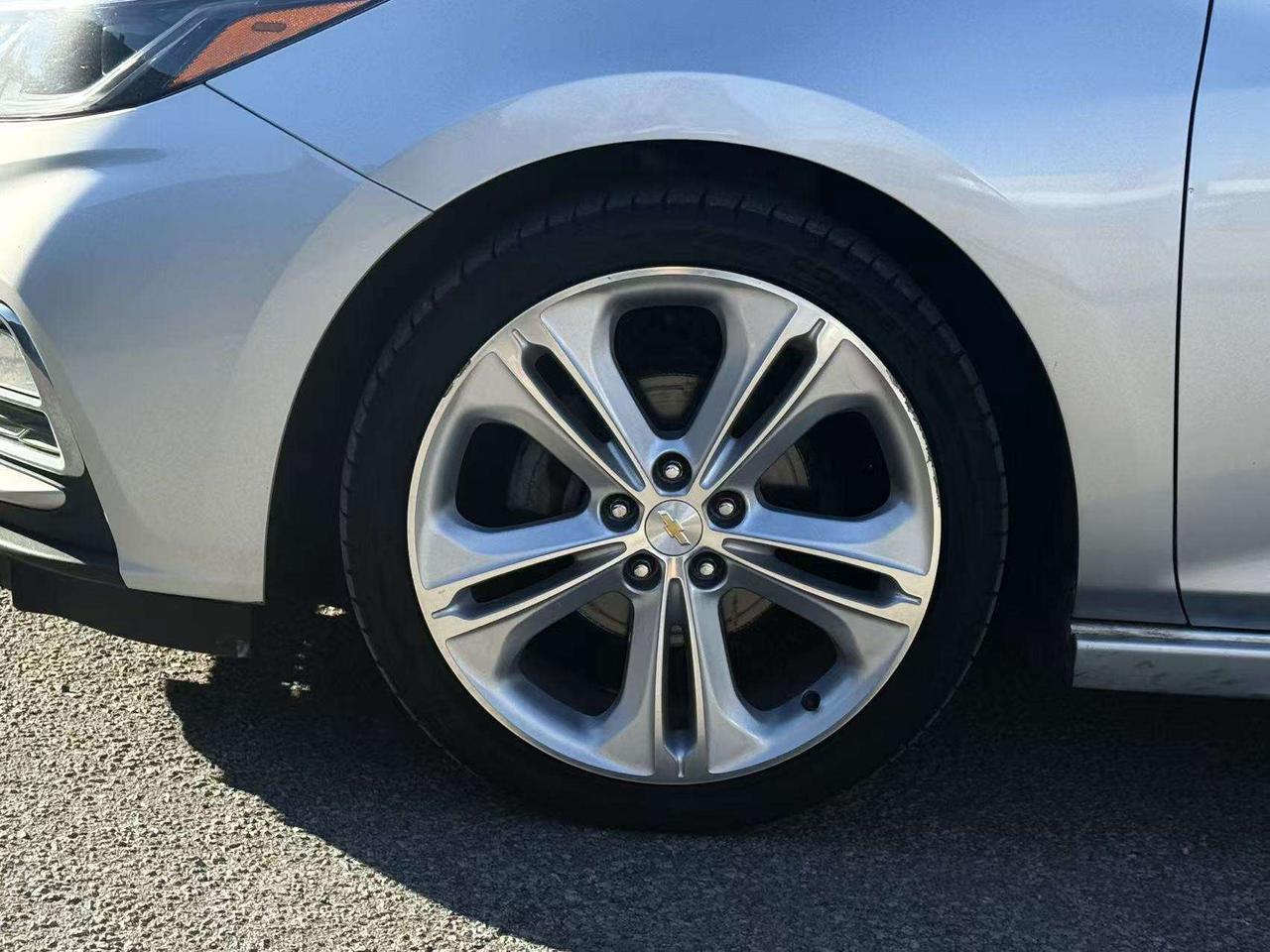 2018 Chevrolet Cruze RS Premier BlindSpot CollisionWarning LaneKeep KEY Photo