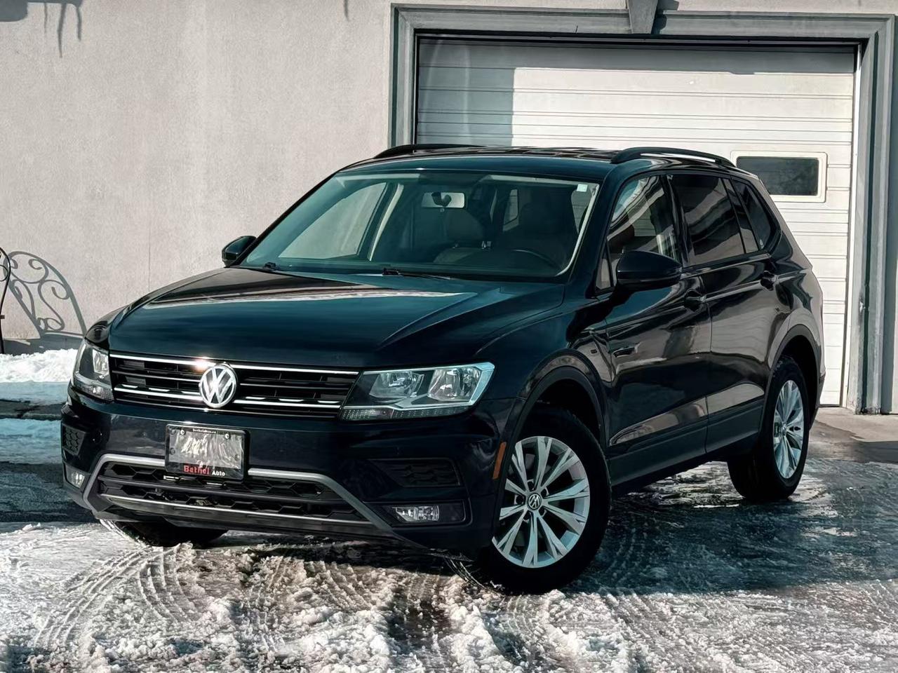 2018 Volkswagen Tiguan Trendline AWD Clean Carfax Back-Up Camera HeatSeat Photo0