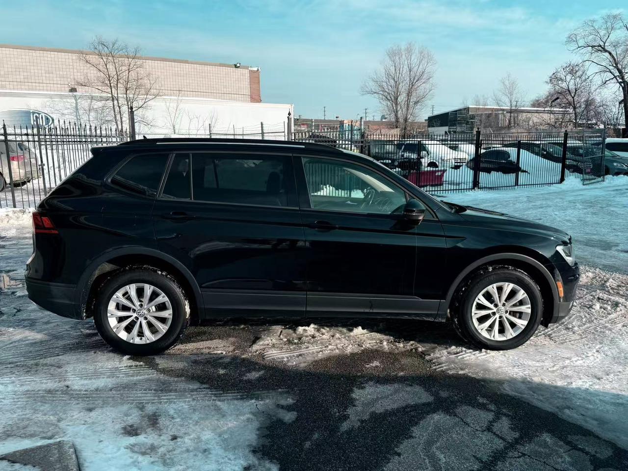 2018 Volkswagen Tiguan Trendline AWD Clean Carfax Back-Up Camera HeatSeat Photo