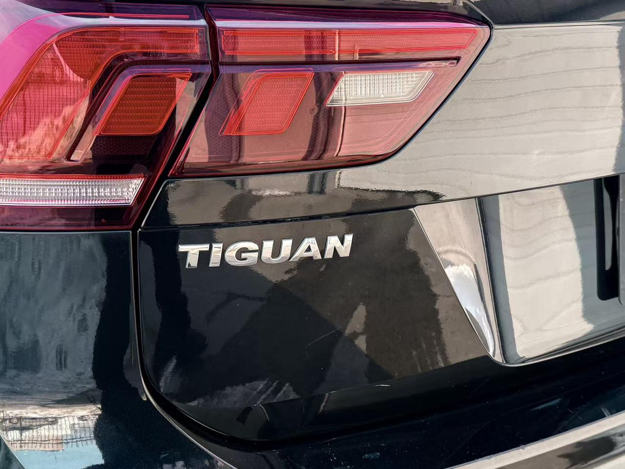 2018 Volkswagen Tiguan Trendline AWD Clean Carfax Back-Up Camera HeatSeat Photo
