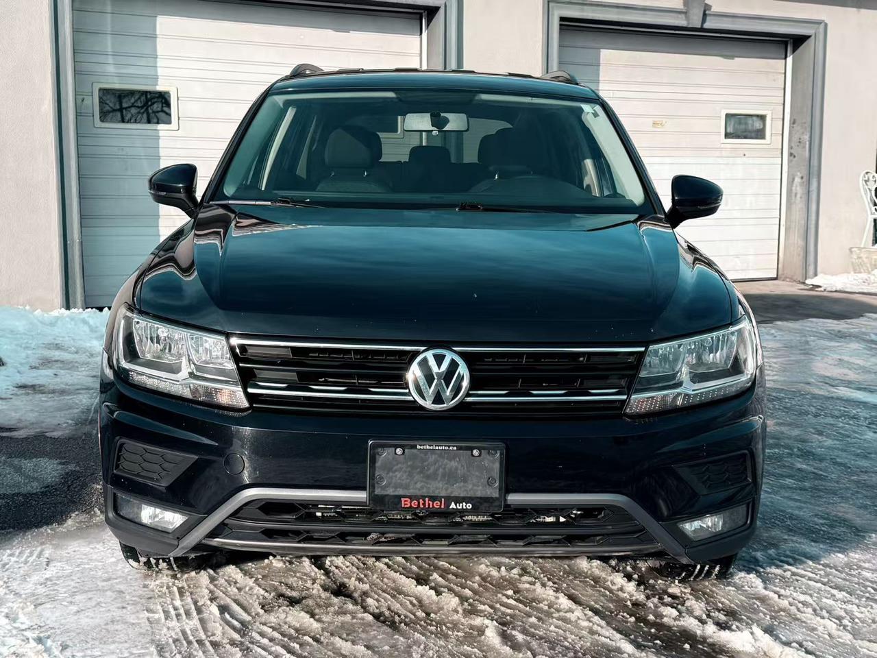 2018 Volkswagen Tiguan Trendline AWD Clean Carfax Back-Up Camera HeatSeat Photo