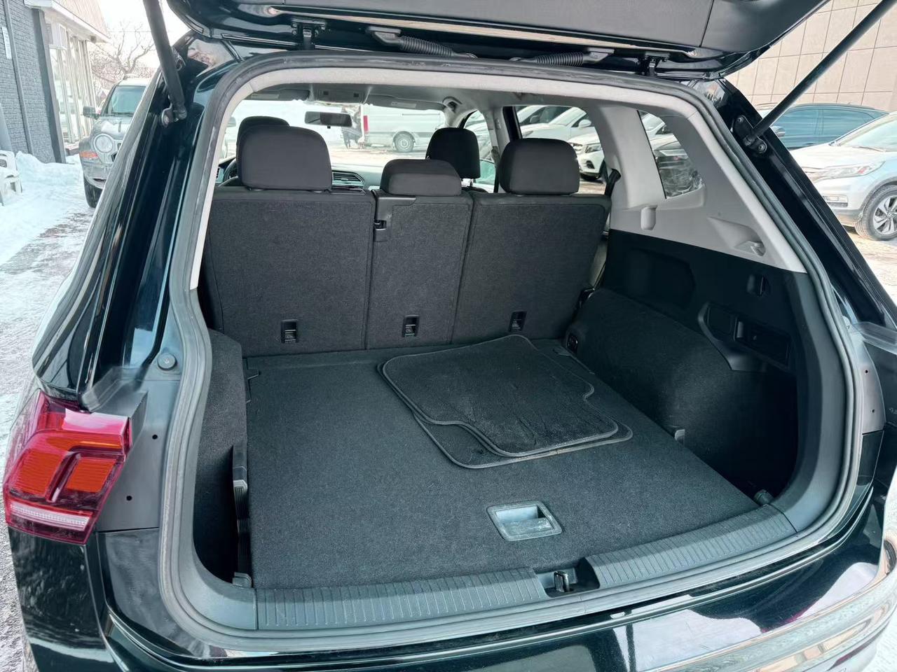 2018 Volkswagen Tiguan Trendline AWD Clean Carfax Back-Up Camera HeatSeat Photo