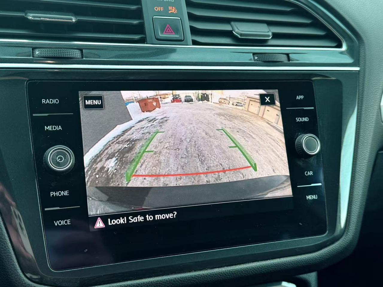 2018 Volkswagen Tiguan Trendline AWD Clean Carfax Back-Up Camera HeatSeat Photo
