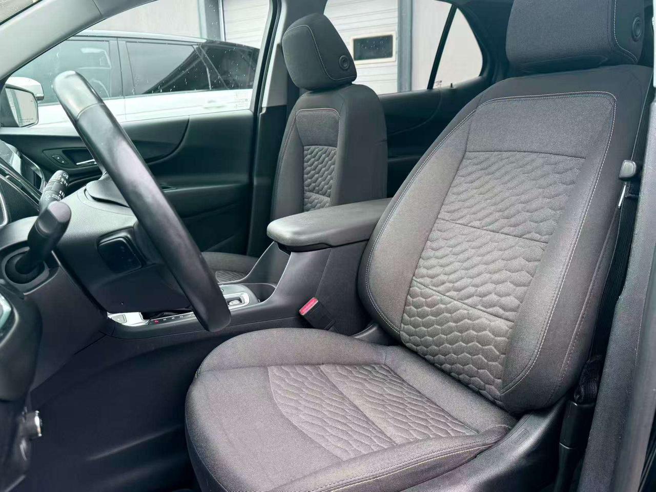 2018 Chevrolet Equinox AWD CleanCarfax LargeDisplay FullColorDash Panorof Photo