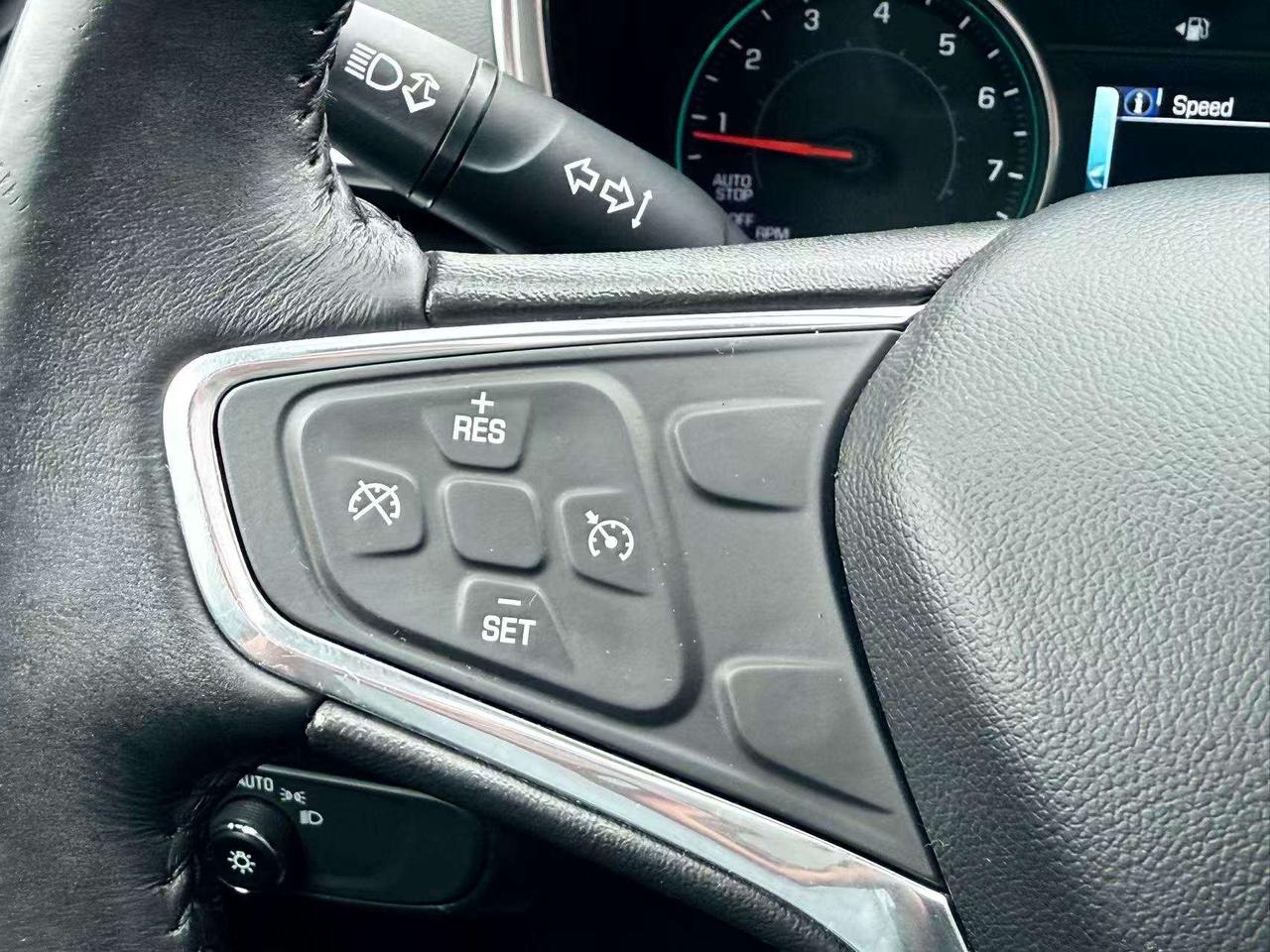 2018 Chevrolet Equinox AWD CleanCarfax LargeDisplay FullColorDash Panorof Photo
