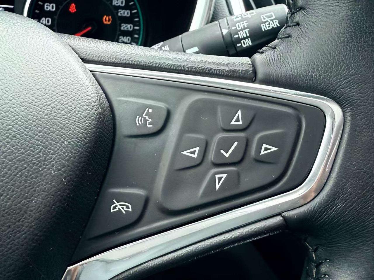 2018 Chevrolet Equinox AWD CleanCarfax LargeDisplay FullColorDash Panorof Photo