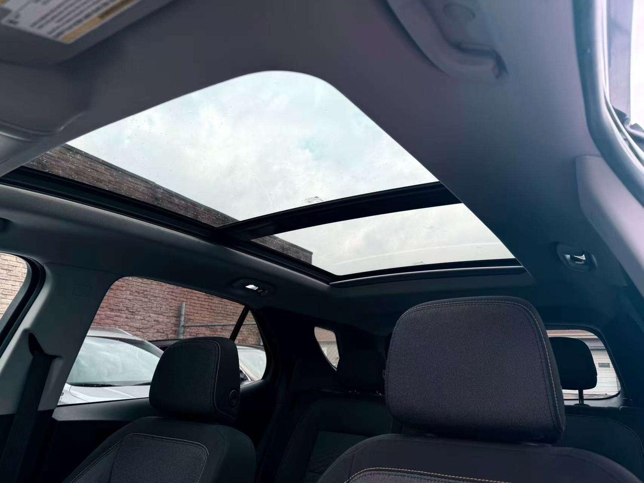 2018 Chevrolet Equinox AWD CleanCarfax LargeDisplay FullColorDash Panorof Photo