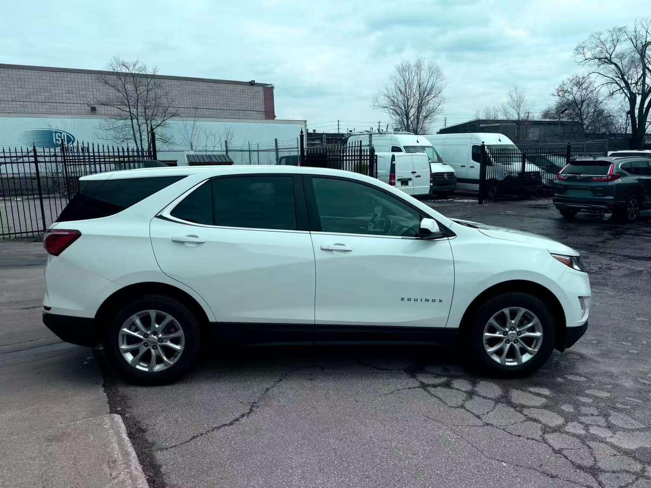2021 Chevrolet Equinox LT Photo