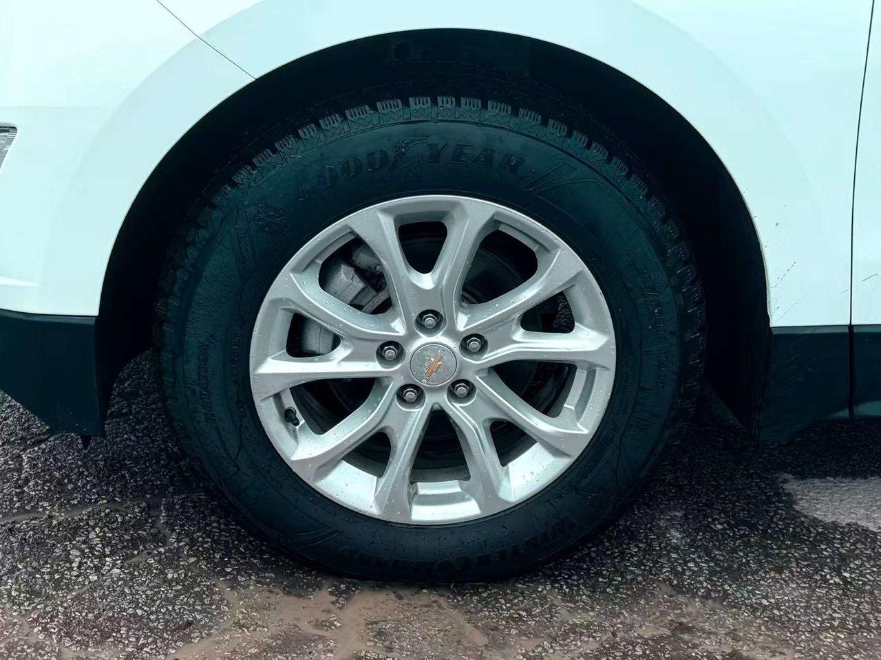 2021 Chevrolet Equinox LT Photo