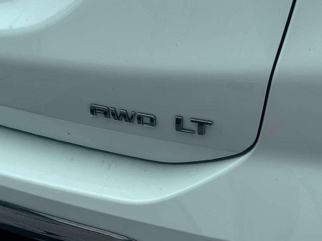 2021 Chevrolet Equinox LT Photo