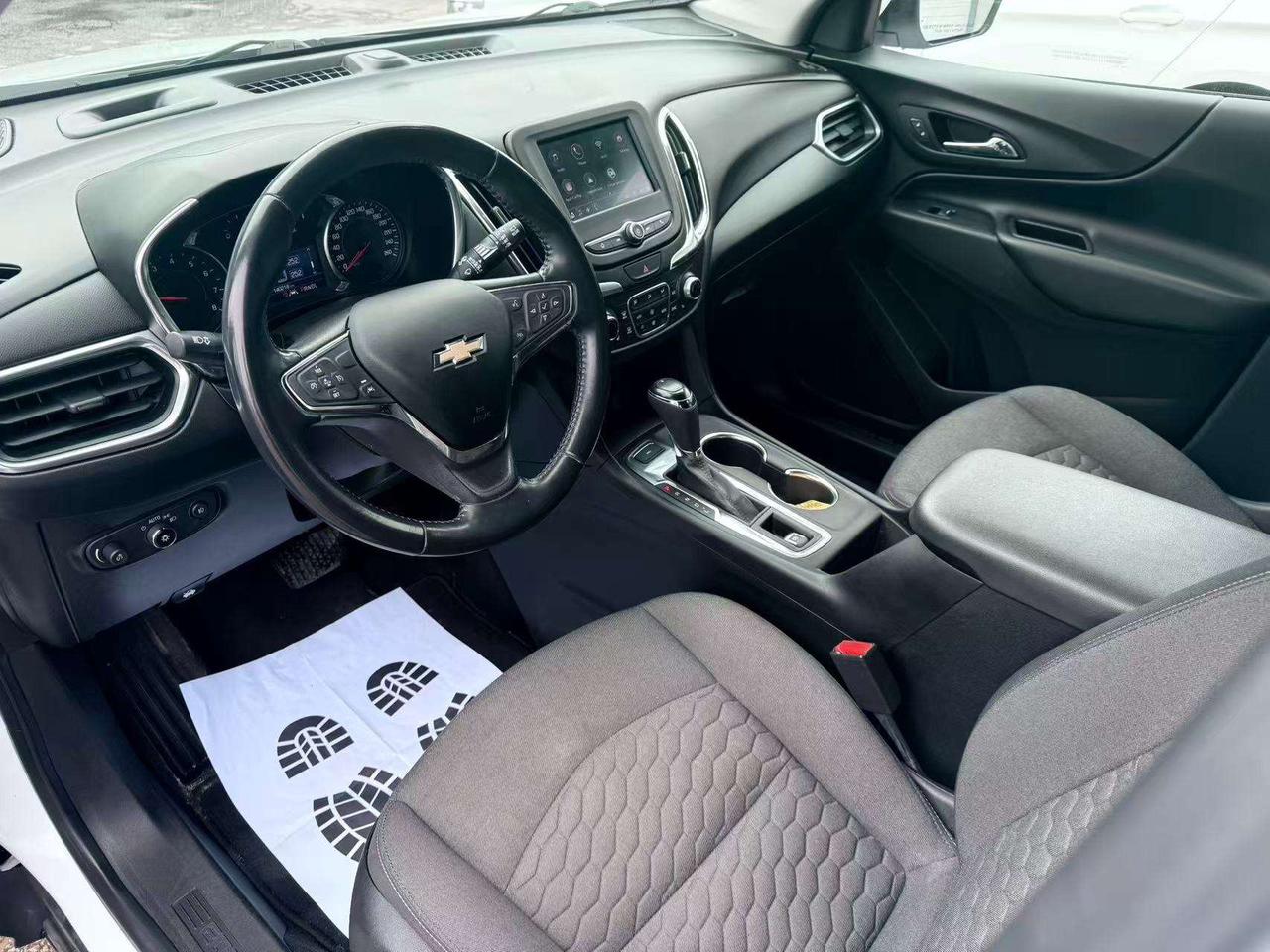 2021 Chevrolet Equinox LT Photo