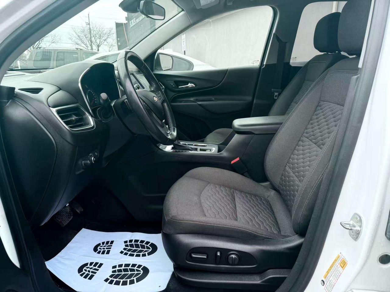 2021 Chevrolet Equinox LT Photo