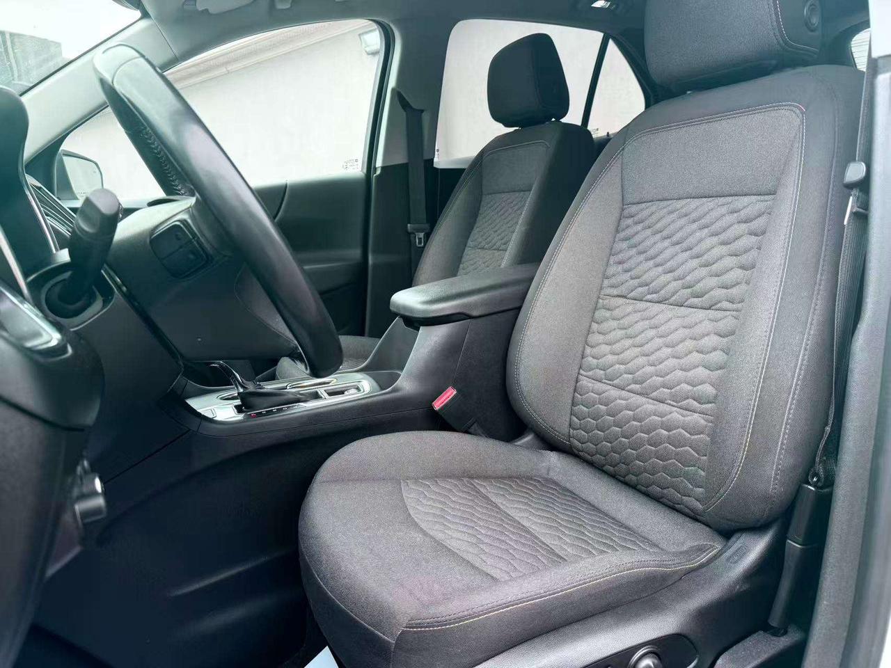 2021 Chevrolet Equinox LT Photo