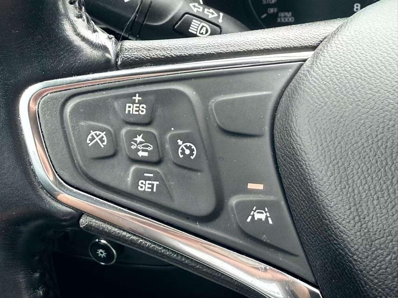 2021 Chevrolet Equinox LT Photo