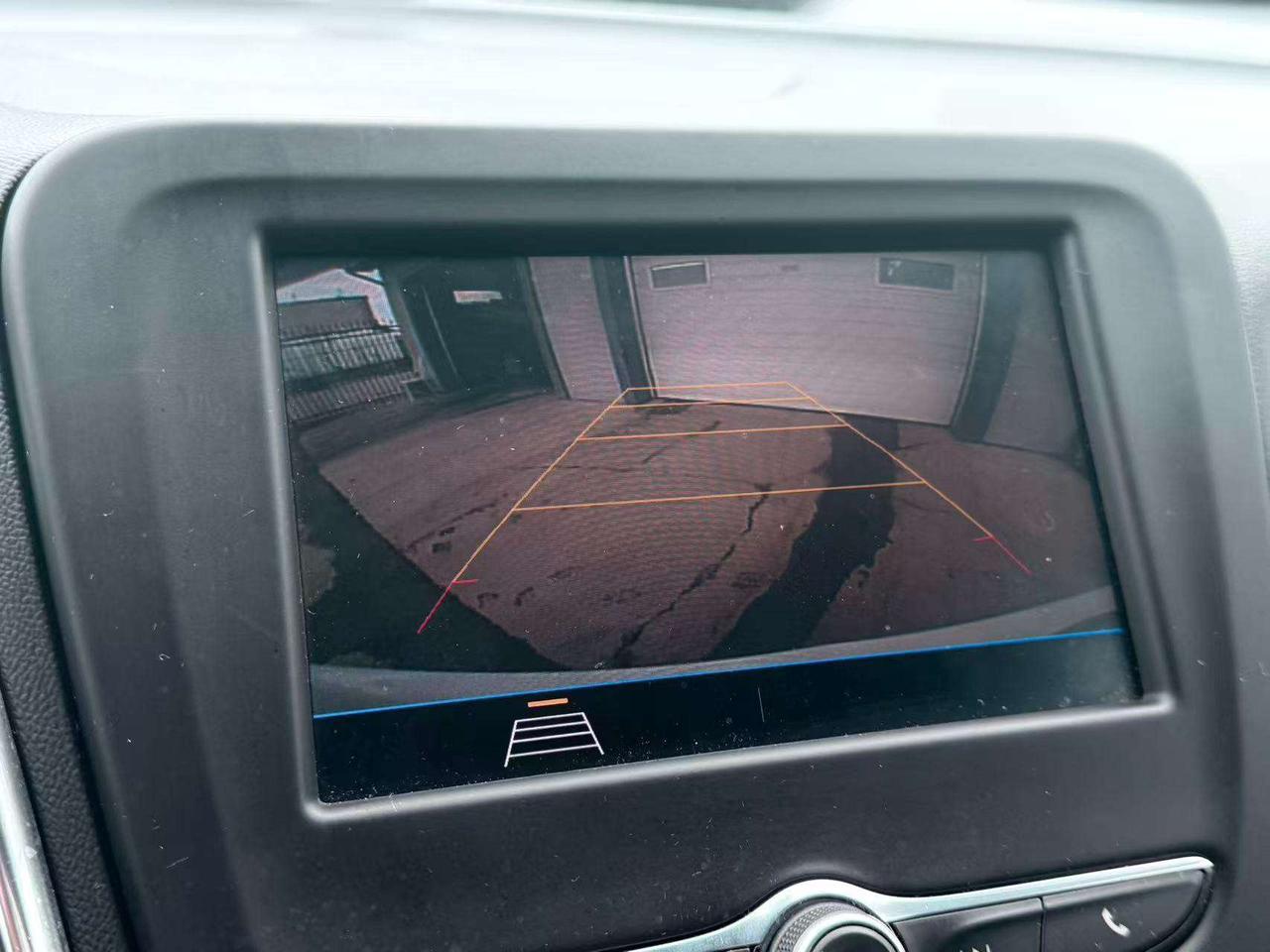 2021 Chevrolet Equinox LT Photo