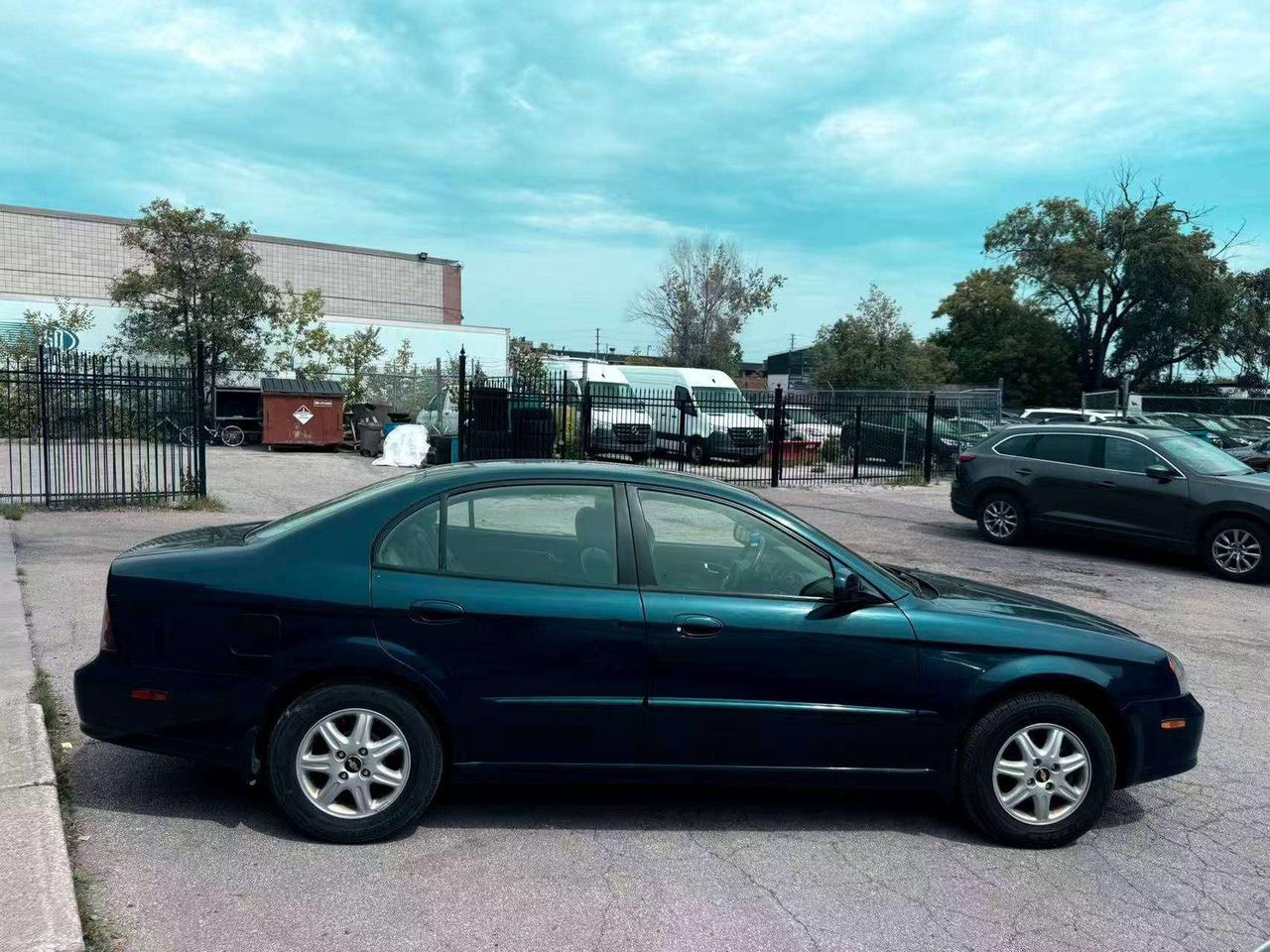 2004 Chevrolet Epica LS Photo