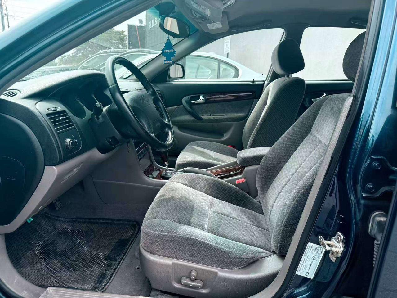 2004 Chevrolet Epica LS Photo
