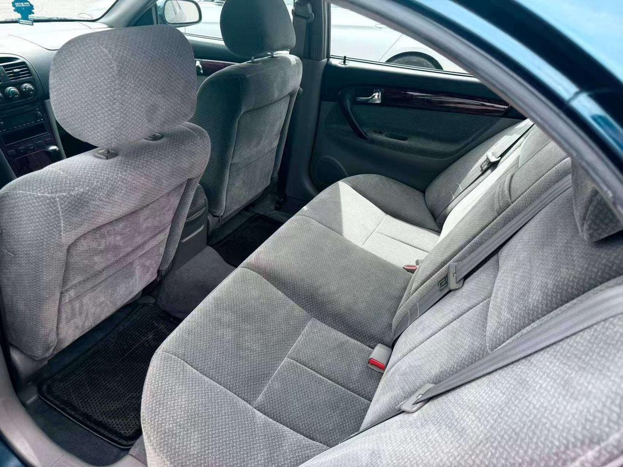 2004 Chevrolet Epica LS Photo