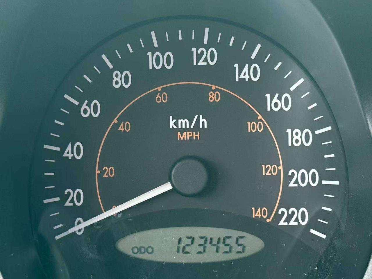 2004 Chevrolet Epica LS Photo