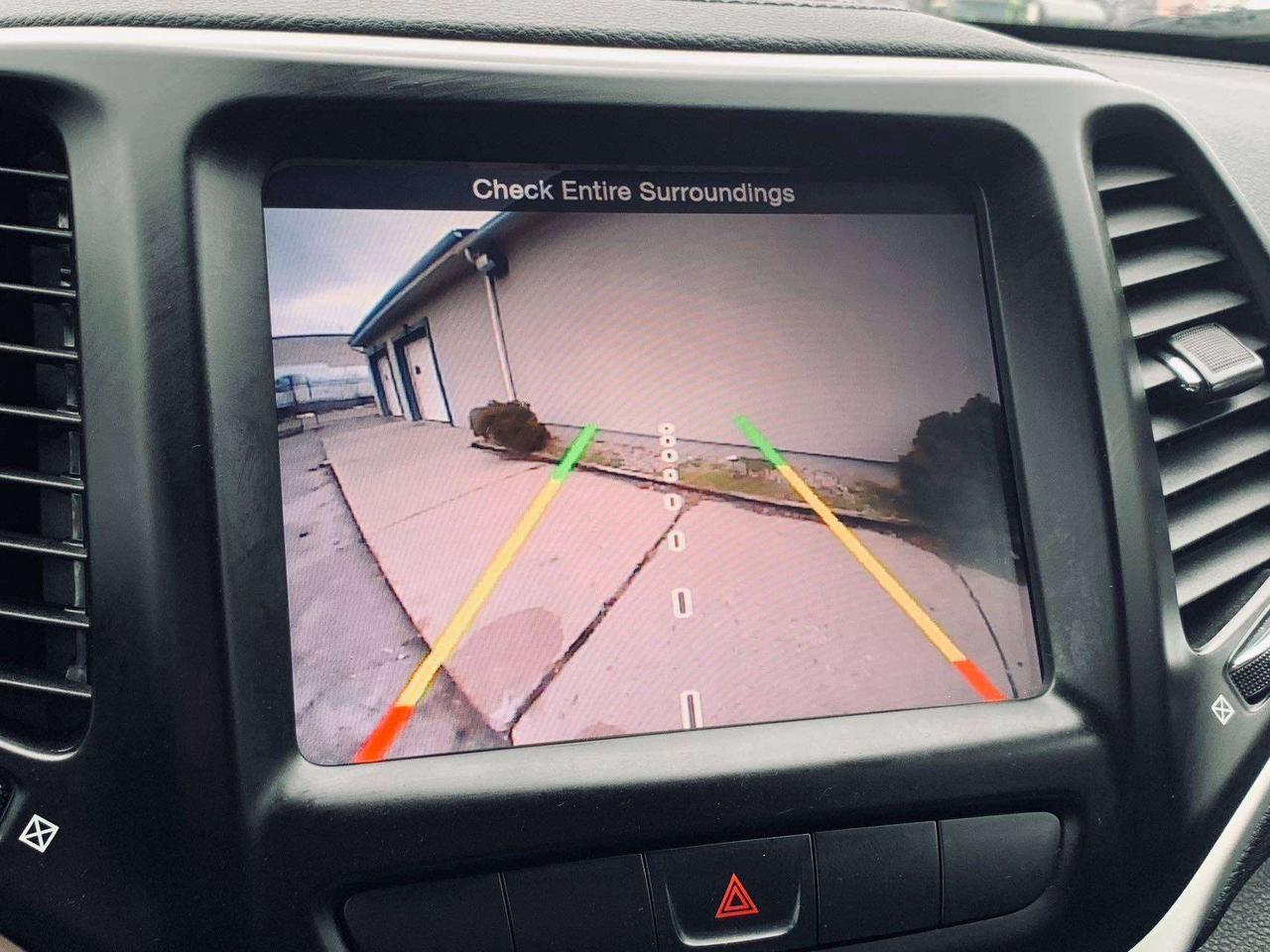 2014 Jeep Cherokee Limited V6 Keyless AWD Nav Back-UpCamera SunRof Photo