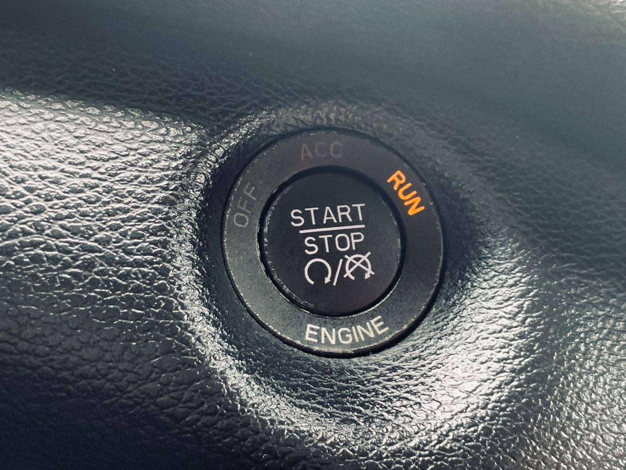 2014 Jeep Cherokee Limited V6 Keyless AWD Nav Back-UpCamera SunRof Photo