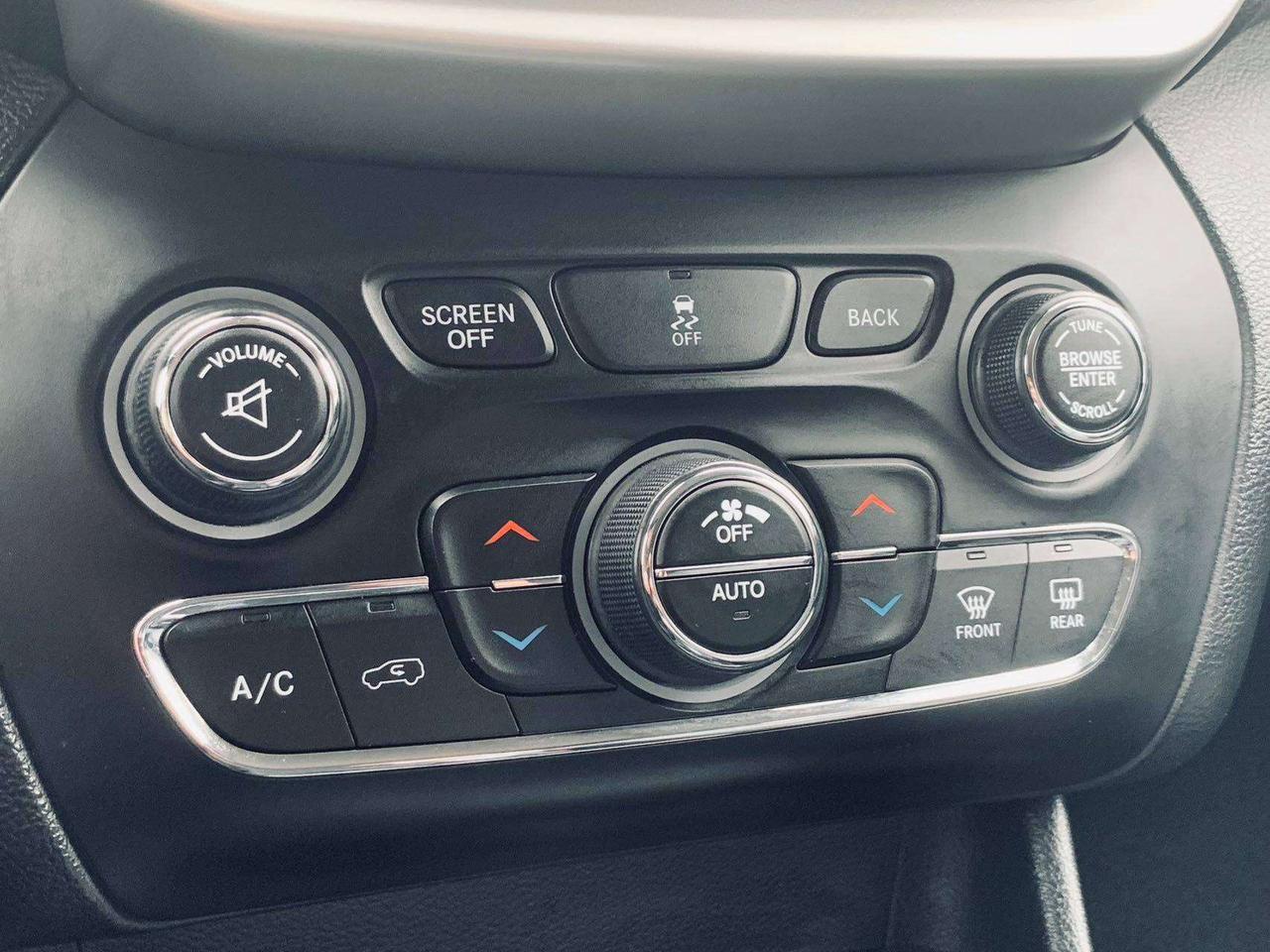 2014 Jeep Cherokee Limited V6 Keyless AWD Nav Back-UpCamera SunRof Photo
