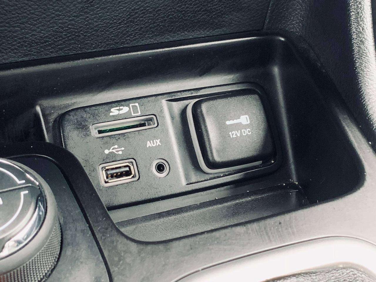 2014 Jeep Cherokee Limited V6 Keyless AWD Nav Back-UpCamera SunRof Photo