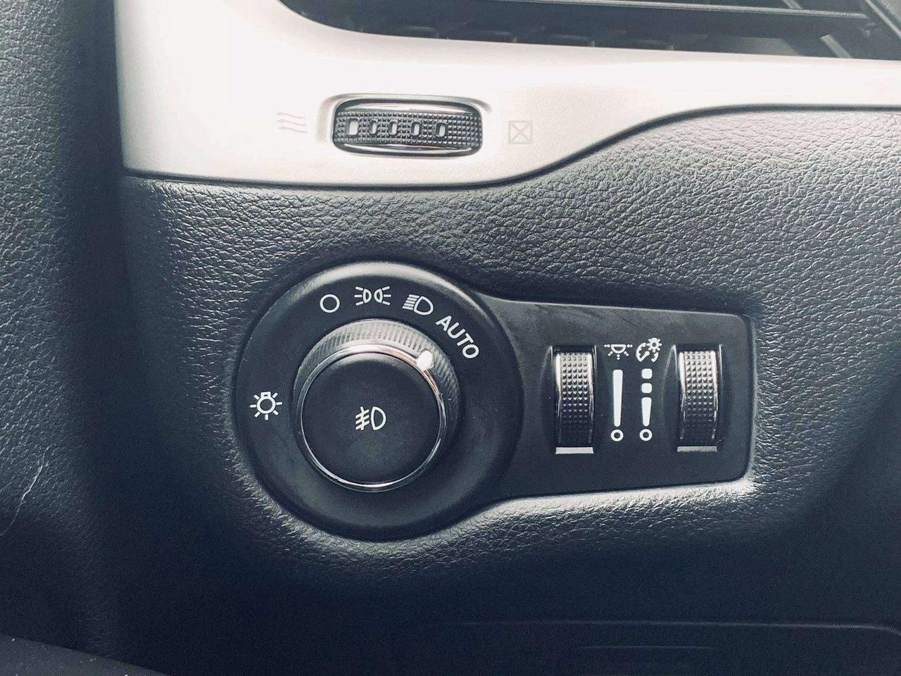 2014 Jeep Cherokee Limited V6 Keyless AWD Nav Back-UpCamera SunRof Photo