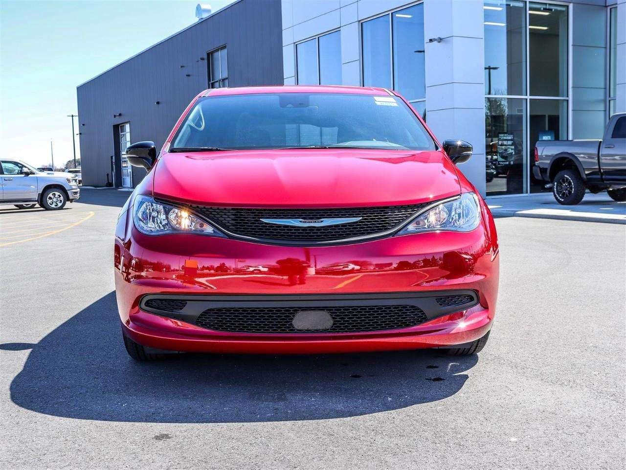 2026 Chrysler Grand Caravan SXT Photo1