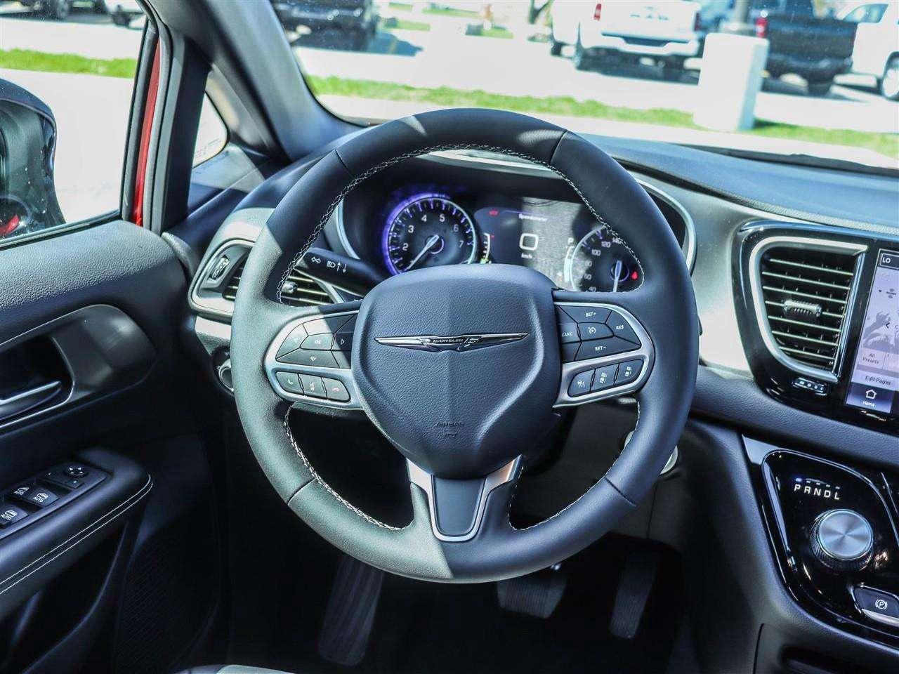 2026 Chrysler Grand Caravan SXT Photo