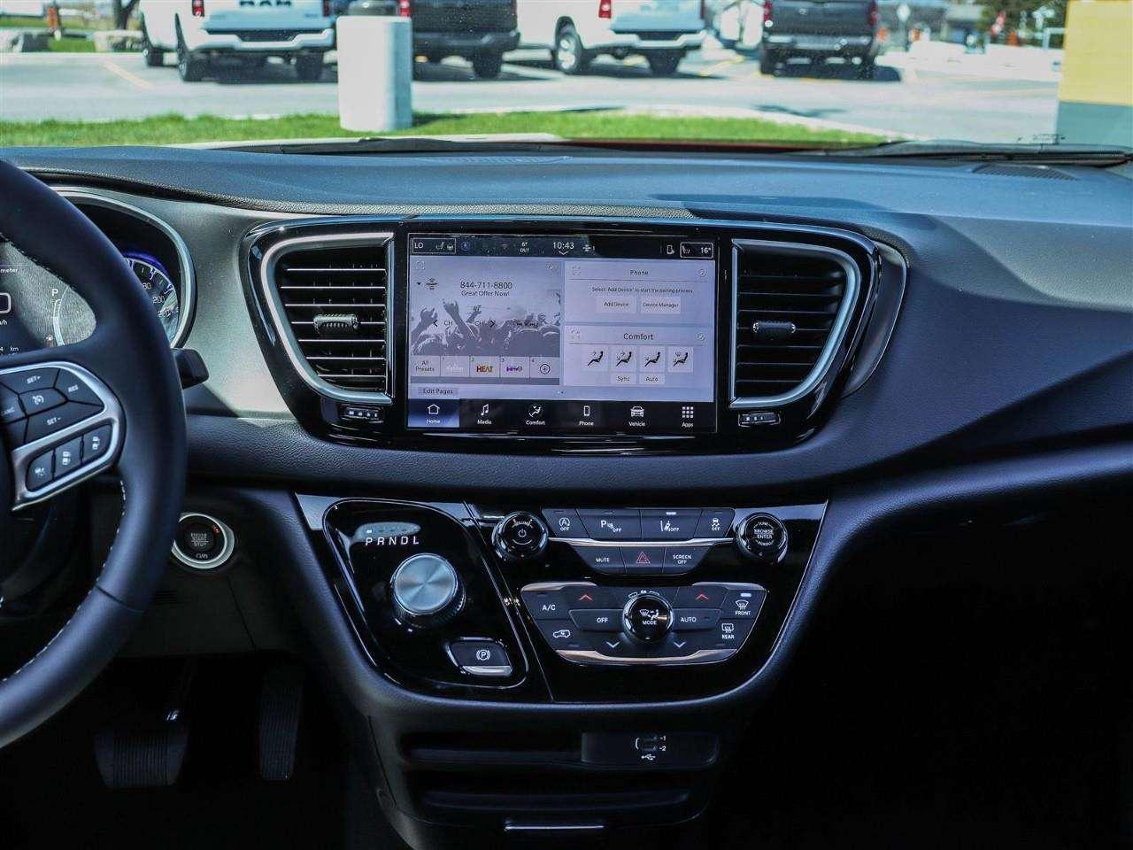 2026 Chrysler Grand Caravan SXT Photo