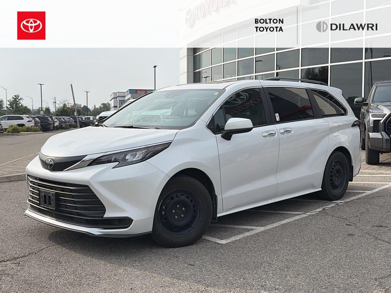 2026 Toyota Sienna Sienna XLE 8-Pass SOFTEX LEATHER   SUNROOF   HEAT Photo