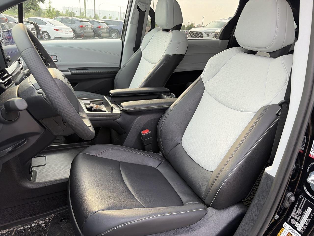 2025 Toyota Sienna Sienna XSE AWD 7-Pass SUNROOF   SOFTEX LEATHER   H Photo