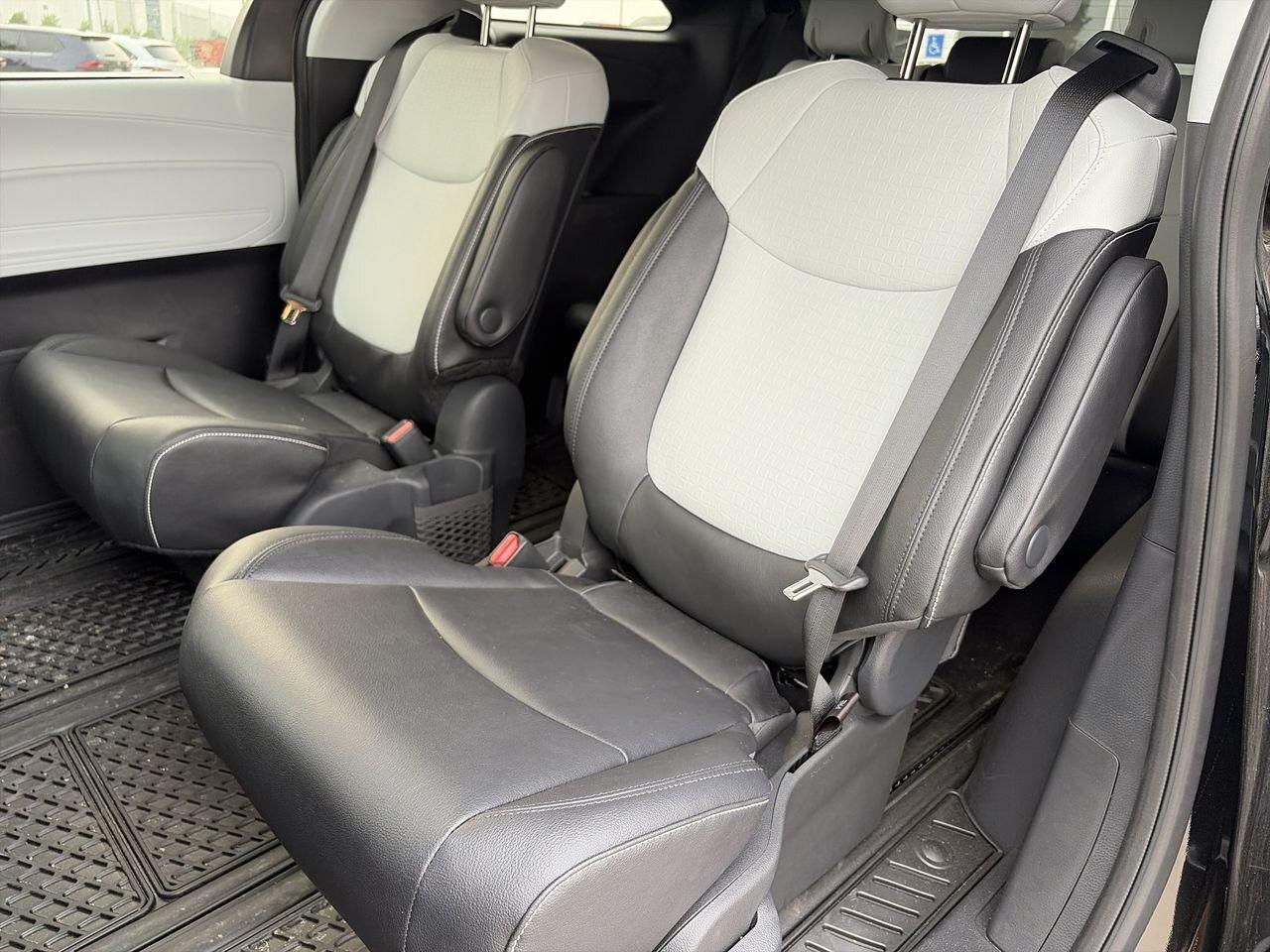2025 Toyota Sienna Sienna XSE AWD 7-Pass SUNROOF   SOFTEX LEATHER   H Photo