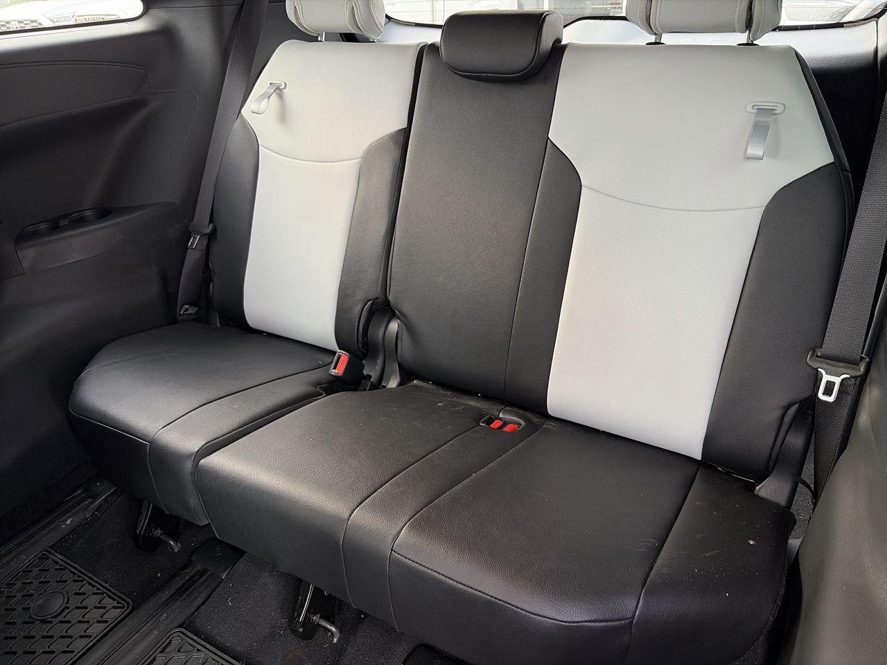 2025 Toyota Sienna Sienna XSE AWD 7-Pass SUNROOF   SOFTEX LEATHER   H Photo