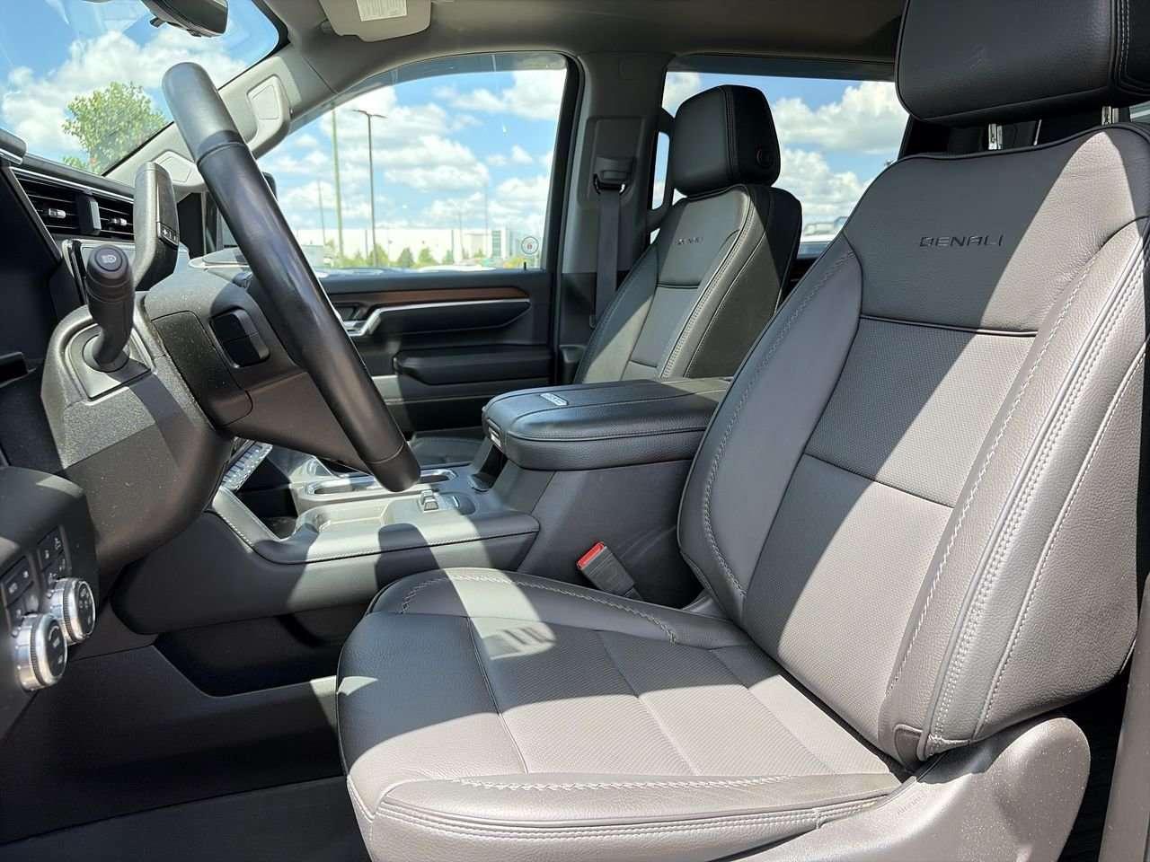 2024 GMC SIERRA 2500HD 4WD Crew Cab Long Box Denali  FINANCED PRICE ADVERTISED RUNNING BOARDS  WOOD GRADIENT FINISH   2 SETS OF TIRES   6.6L DUR Photo