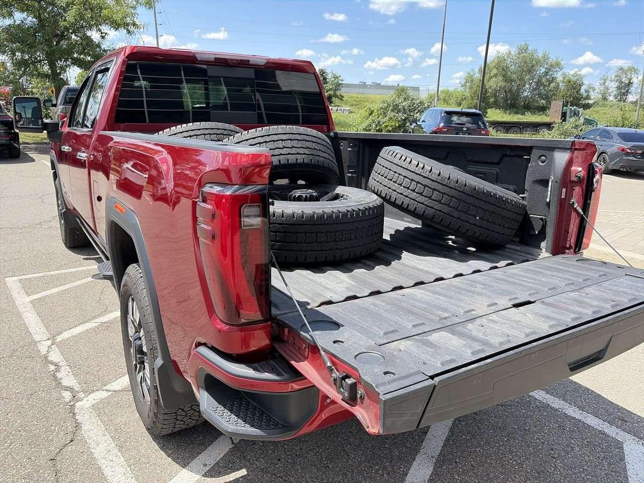 2024 GMC SIERRA 2500HD 4WD Crew Cab Long Box Denali  FINANCED PRICE ADVERTISED RUNNING BOARDS  WOOD GRADIENT FINISH   2 SETS OF TIRES   6.6L DUR Photo