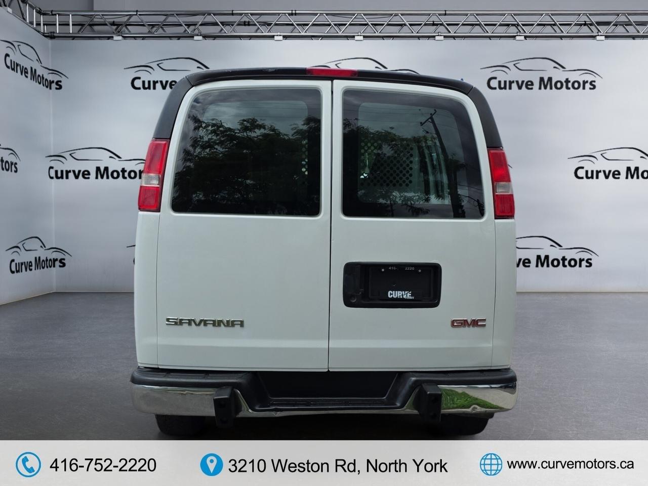 2017 GMC Savana 2500 135 4.8L 8 CYLINDER * NO ACCIDENTS / LOW KM / Photo