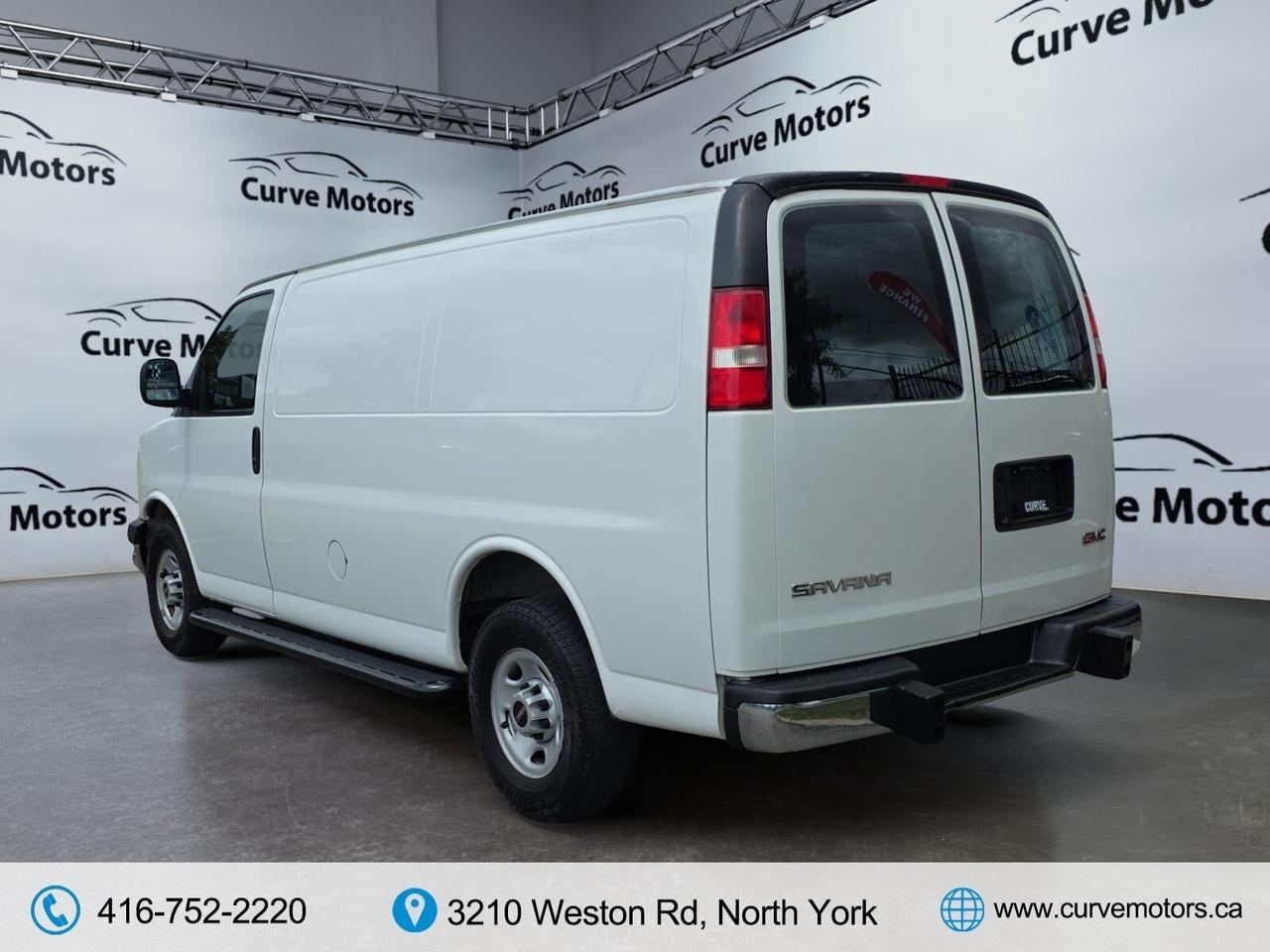 2017 GMC Savana 2500 135 4.8L 8 CYLINDER * NO ACCIDENTS / LOW KM / Photo