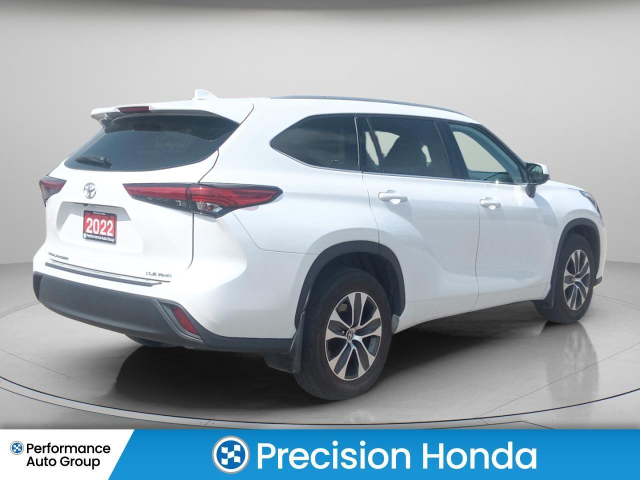 2022 Toyota Highlander XLE   Carplay   Heated Seats   Sunroof Photo
