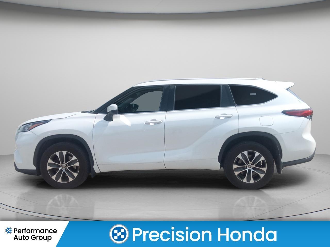 2022 Toyota Highlander XLE   Carplay   Heated Seats   Sunroof Photo
